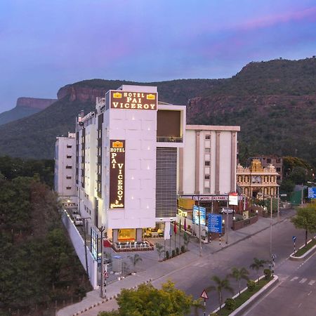 Pai Viceroy Hotel Tirupati Buitenkant foto