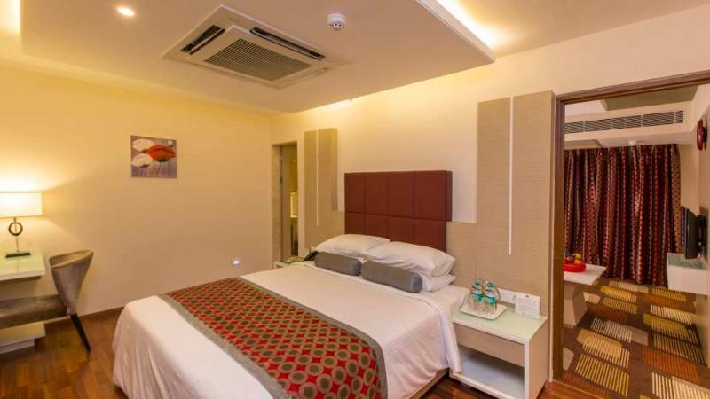 Pai Viceroy Hotel Tirupati Buitenkant foto